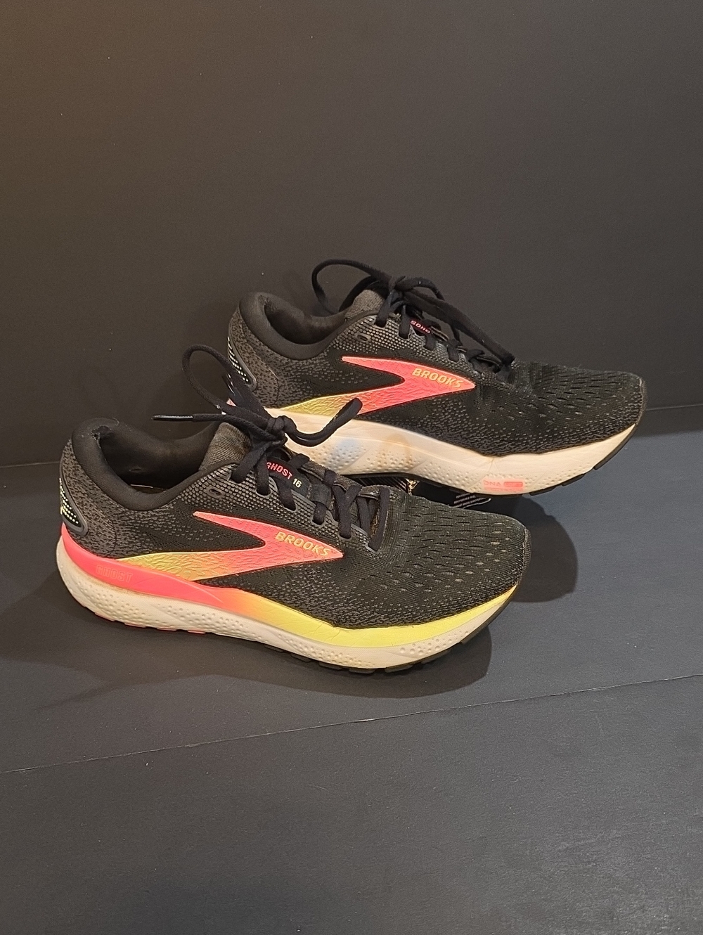 Brooks Ghost 16 Women's Black Running Shoes with Pink & Yellow Accents Size 8.5